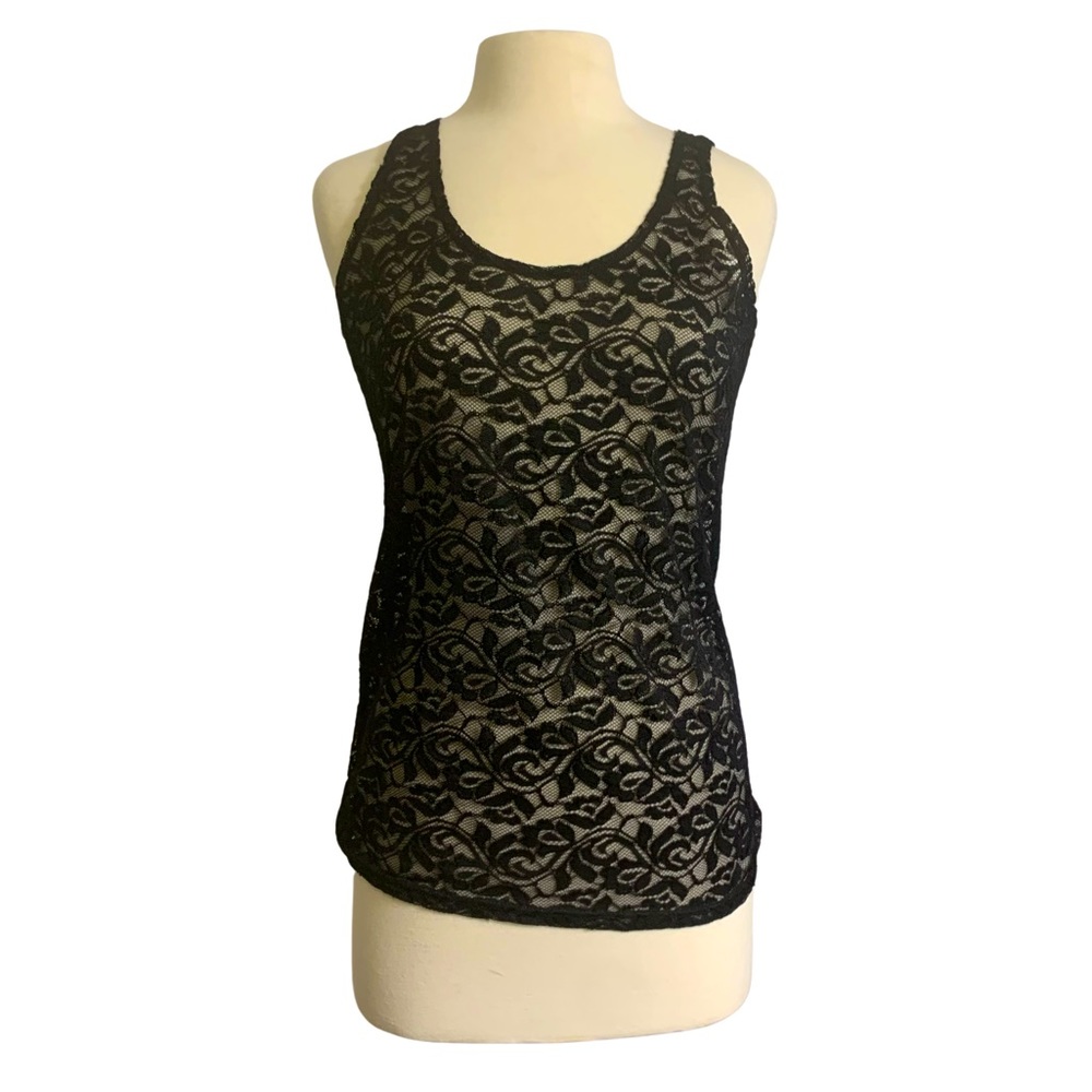 💰SOLD💰💵 🎁 Lace Overlay Tank Top